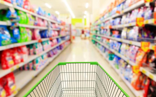 Herkes eldiven ve maske kullanmal m? Alerjisi vs. olanlar ne yapabilir?   <br>  Kimlerin nasl maske ve eldiven kullanmas gerektii yukarda belirttiim gibi. Alerjisi, hassasiyeti olanlar ise antialerjik maske ve eldivenlerden kullanabilirler. Ancak gereken ekilde kolonya, dezenfektan ve sabun kullandmz srece zaten sorun olmaz.