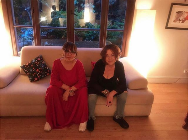 ''ok kr salm yerinde ve her duyarl vatanda gibi evimde kalarak nce kendime sonra bakalarna kar sorumluluumu yerine getirmekteyim. Gazetecilik biraz aratrma, sorgulama gerektirir.''