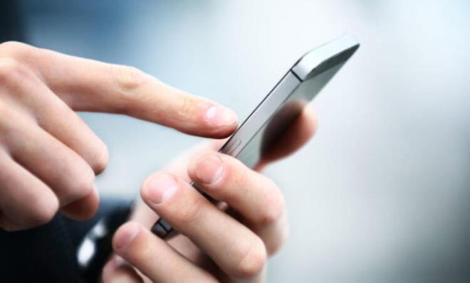 Veri ihlali, veri gizlilii asndan ne kadar gvenli?  <br>ngiltere Savunma Bakanl'nn uygulamay askya ald haberleri gelmiti ama BBC'ye konuyla ilgili aklama yapan Savunma Bakanl uygulamann hibir zaman st dzey gvenlik toplantlarndan kullanlmadn, hkmetler aras grmelerin arac olarak kullanlmaya devam edileceini syledi.