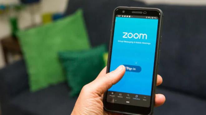 Zoom ne zaman, nasl kuruldu    <br>  irket, dokuz yl nce in kkenli Amerikan i insan 50 yandaki Eric Yuan tarafndan kuruldu. Yuan, irketi kurmadan nce Amerikan teknoloji devi Cisco Systems'in mhendislik biriminin bakan yardmcl grevindeydi. Zoom'da dzenlenen toplantlara 2015 ylnda katlan kii says 40 milyondu. irket 2019 ylnda halka arz edildi ve piyasa deeri 16 milyar dolara ykseldi. Covid-19 salgnyla bu rakamlar da katland