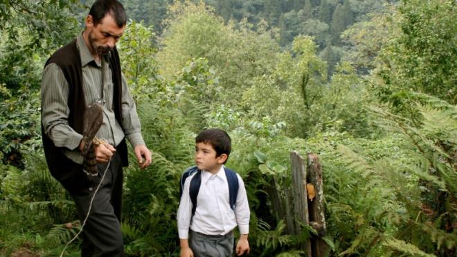 Baba oul ilikisini konu alan Bal filmi, yedi yandaki Yusuf ve babas Yakup&#8217;a odaklanyor. Film, baba oulun mistik usta- rak ilikisini anlatyor.