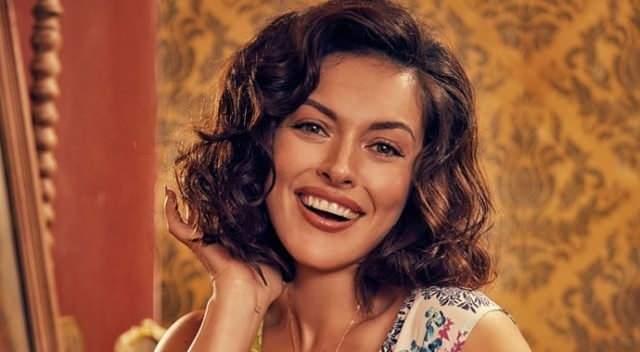 Baarl oyuncu Ezgi Mola, getiimiz gnlerde sosyal medya hesabndan bir paylam yaparak koronavirs salgn nedeniyle evinde olan 2 kiracsndan Nisan ay kirasn almayacan syledi.