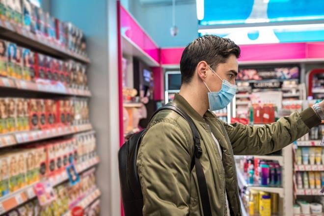 3 saat ak hava  <br>  Marketten gelen rnlerin 3 saat ak havada tutulmas ya da ambalajlarn amar sulu su ile silinmesinin bulamay engelleyecei ifade edilen aklamada, restoranlardan hazr yemek siparilerinin ise hastalk asndan ek bir risk oluturmad vurguland.