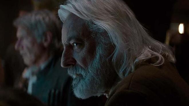 76 yandaki usta aktrn durumunun arlamas ve dier belirtilerin artmas zerine kurtarlamad belirtildi. Star Wars'ta Major Caluan Ematt karakterine hayat veren Andrew Jack'in ei Avustralya'da karantinada olduundan Jack'in son anlarnda yannda bulunamad.