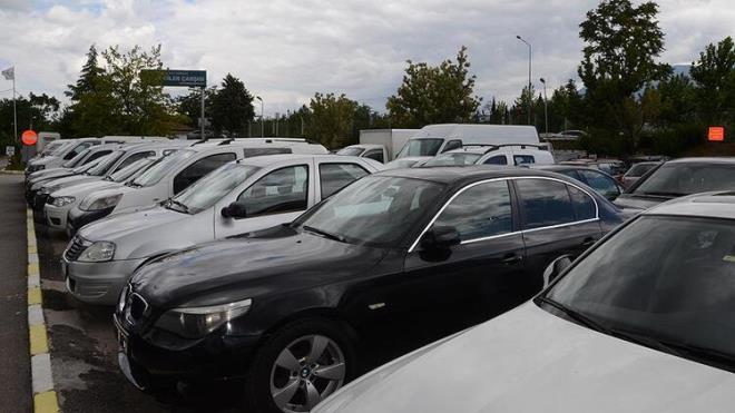 Sadece uzun yolda kullanld    <br>Genelde yksek kilometreli ilanlara yazlr. Otomobiller ehir ii trafikte daha ok yorulur. Uzun yolda sabit hzla gitmekle ehir iinde dur-kalk trafiinde gitmek ok farkldr ve otomobilin aktarma organlar ehir iinde daha fazla ypranr. Ancak yksek kilometreli uzun yolda kullanlm arabada da byk sorunlar kabilir. Uzak durulmas gereken ilandr.