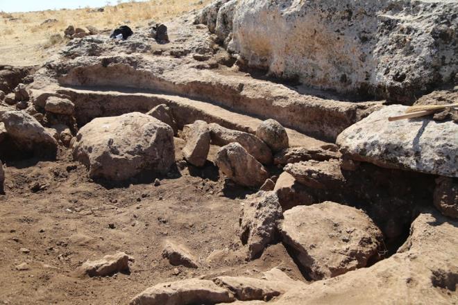 Karahantepe Kaz Bakan Prof.Dr. Karul, blgede Gbeklitepe ile ayn dnemde olduu tahmin edilen 12 noktann bilindiini bunlardan birinin ise Karahantepe olduunu syledi.