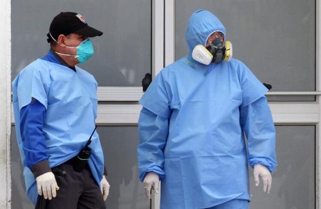 Yetkililerin almas umuduyla yol kenarlarna ve sokaklara braklan cesetler, temizleme ileminin 3 gn srmesi nedeniyle rmeye balad.