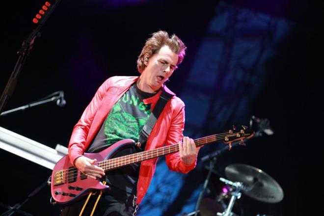 JOHN TAYLOR    <br>ngiliz mzik grubu Duran Duran'n beyni John Taylor corona virse yakalandn hatta hastal yendiini aklad. Uzun sre dndkten sonra aklama yapmaya karar verdiini syleyen arkc, sosyal medya hesabndaki paylamda "3 hafta nce yaptrdm corona virs testim pozitif kt. 59 yanda salam ve ansl bir adamm ki bu sreci hafif atlattm" dedi. Tekrar sahneye kmak iin sabrszlandn syleyen sanat "Bu eyi yenebiliriz ve yeneceiz" diye konutu.