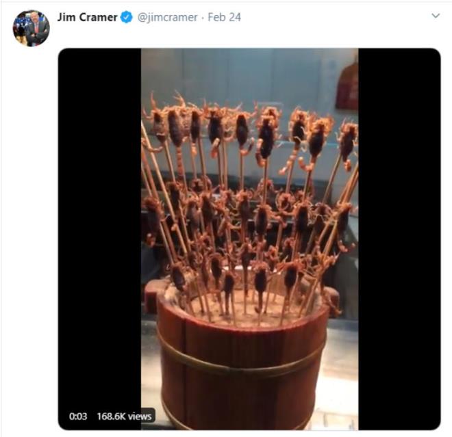 Yeni tip koronavirsn kkeni bilinmiyor ancak byk olaslkla bir yarasada ortaya kt, oradan bir dier vahi hayvana ve sonra da insana geti.