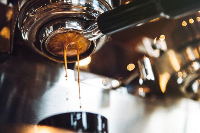 Bir fincan drip kahvede bir fincan espresso&#8217;dan daha fazla kafein bulunur.