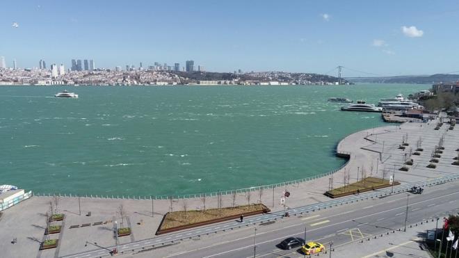 Saatte 80 kilometreyi bulan frtnann etkisiyle Karadeniz'den gelen aknt da glendi.