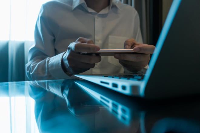 Reklam verenlerin potansiyel mterilerine ulamak iin bu dnemde en etkili yol olan mobil reklamlar alanna kayd grld. Katlmclarn yzde 25'i ihtiyac olabilecek rn fark ettiren reklamlar tercih ederken, yzde 35'i user-initiated denilen kullanc tarafndan kontrol edilebilen reklamlara daha scak yaklayor.