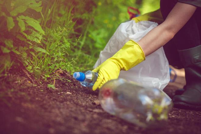 Yan sra p torbalar atlrken eldiven giyilmesi ve p atldktan sonra eldivenin karlmas ve ellerin en az 20-30 saniye sabunlu su ile ykanmas faydal olacaktr.