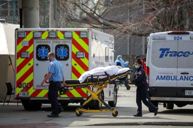 Trkiye'de plazma tedavisi uygulamas    <br>Getiimiz gnlerde, koronavirse kar balatlan 'immn plazma' tedavisi iin ilk gnll plazma ban, hastal yenen Dr. Krat Demir yapt. Trk Kzlay Genel Bakan Knk, tedavi iin gnde 750 badan plazma alabilecek kapasitede olduklarn syledi.