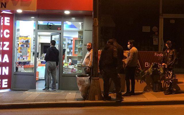 ileri Bakanl yeni bir genelge yaynlayarak yeni tip koronavirs (Kovid-19) nlemleri kapsamnda 30 bykehir ve Zonguldak&#8217;ta saat 24.00&#8217;den balayp 12 Nisan saat 24.00&#8217;e kadar devam edecek olan 48 saat sreyle sokaa kma yasa ilan edildiini duyurdu.