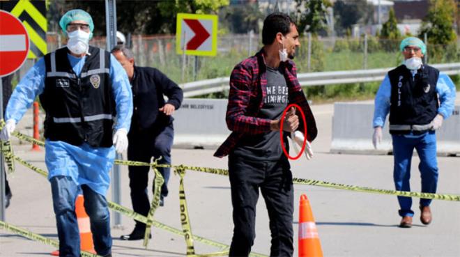 Hamit S., cam krn boazna dayayp, grevlilere kendisine mdahale edilirse intihar edeceini syleyerek hastaneden kat. Hamit S., yakndaki otoban kna geldiinde, polis tarafndan n kesilerek yakaland.