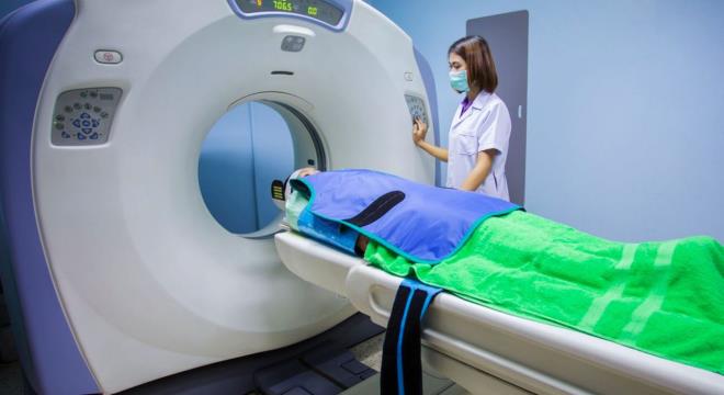 "Bu durumda, yaklak olarak her 10 Covid-19 hastasndan birinin hastala gittii hastanede yakaland anlalmaktadr. Bu verilerden yola karak, lkemizde halihazrda Covid-19 tans alm bulunan yaklak 2000 kiinin, hastal hastaneden kapm olma ihtimali bulunmaktadr&#8221; ifadelerini kulland.