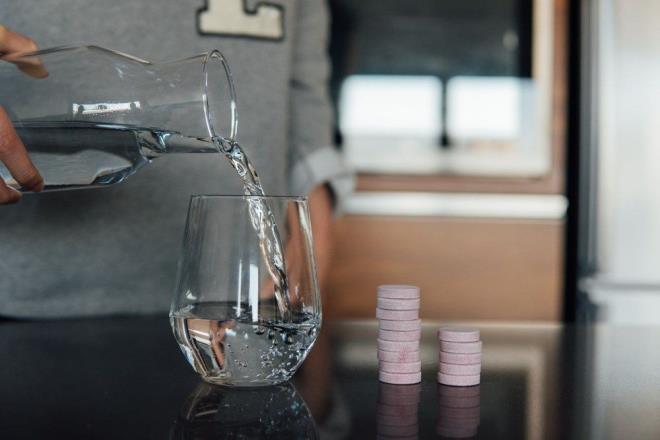 Doktorunuza danmadan ilalarnz deitirmeyin ya da kesmeyin: Doktorunuzla iletiim kanallarn ak tutun. Ona danmadan kendi kendinize ilacnz deitirmeyin da ila kullanmay brakmayn.