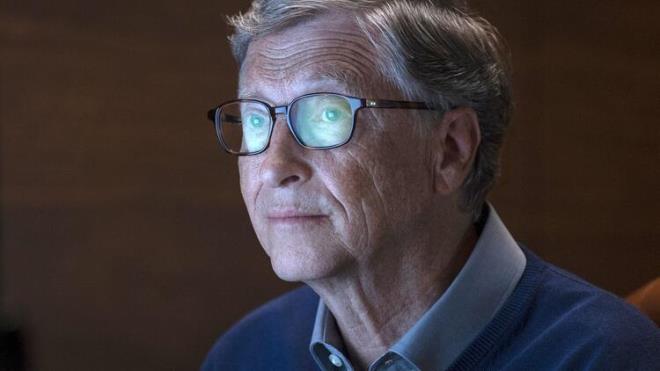 Bir kesim, corona virs salgnn Bill Gates'in balattn ne srerken bir dier kesim ise Bill Gates'in ileri grlln yere ge sdramayp salgnn sona erdirilmesi konusunda kendisinden yardm alnmas gerektiini savunmaya balad.