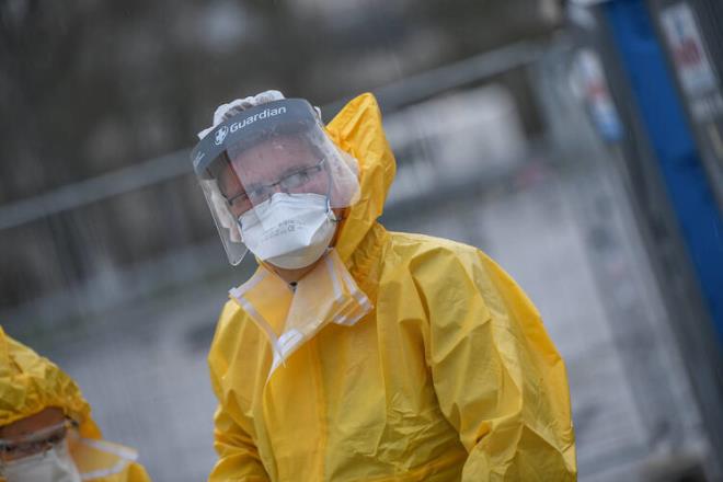 "Hatta bazlar medeniyetin son bulacana inanyor. Ben buna inanmyorum. Yaknda hepimizin derisinin altna ip yerletirecekler."