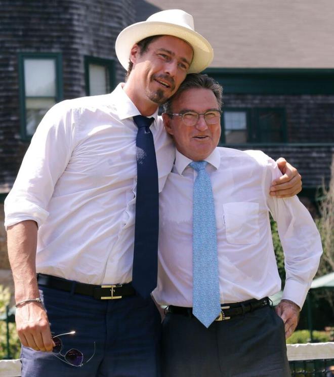 "Onlara isterseniz 'glge hkmet', isterseniz baka bir ey deyin. Ad ne olursa olsun mhim deil. Belki de varlndan bile haberdar olmadmz gler var."