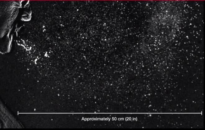 Daily Mail'de yer alan habere gre, ABD&#8217;de bulunan Massachusetts Teknoloji Enstits (MIT), yeni tip corona virsn havada nasl bir yol izlediini gsteren bir ar ekim videosu hazrlad.