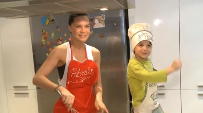 ALA IKEL<br>  Tarifsiz acn, acmz Ebru'm ...Sabrlarn en byn diliyorum. Syleyecek sz yok...