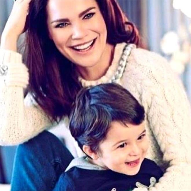 FAHRYE EVCEN - BURAK ZVT  <br>  Tarifi mmkn olmayan bir ac... Sevgili Ebru ve Harun'a en derin duygularmzla basal diliyoruz. Seni de o kelebek kalbinden pyoruz Pars...