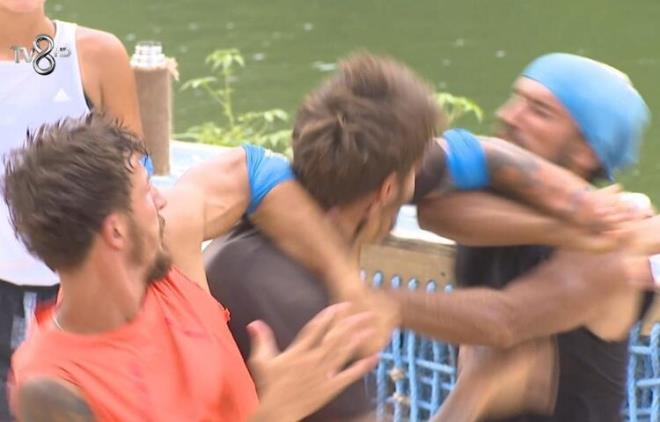 BRBRLERNE GRDLER  Dn akam yarmann yeni blm fragman yaynland. Gnlller takmndan Bar ve Yasin yarmann ortasnda yumruk yumrua birbirine girdi.