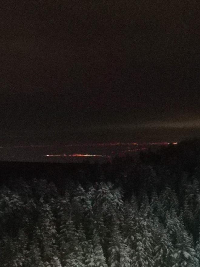 Uluda&#8217;n 1820 rakml Teleferik A..'ye bal Uluda stasyonu'ndan kilometrelerce uzaklktaki stanbul grnd.