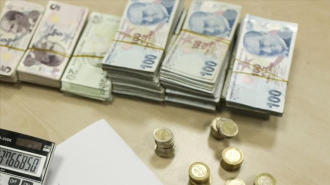 steyen iverenler,  KUR&#8217; un dedii tutar ile alann normalde ald net cret arasndaki fark tamamlayabiliyor. 3 bin lira net cret rnei iin; alann  KUR&#8217;dan ald 2 bin 440 liraya ilave olarak kendileri de 560 lira deme yaptklarnda alann net gelirinde bir d yaanmam olacaktr.