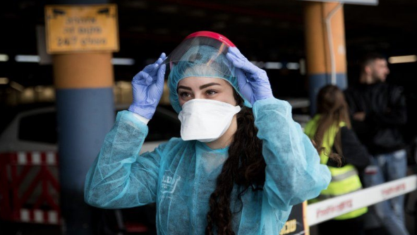 Hrriyet gazetesinden Hacer Boyacolu'nun haberine gre raporda zetle u tespitler yer ald: Koronavirs salgnnda zirve, gnlk olarak tespit edilen hasta says, gnlk iyileen ve len hasta saysnn toplamna eit olduu noktada gerekleecek.