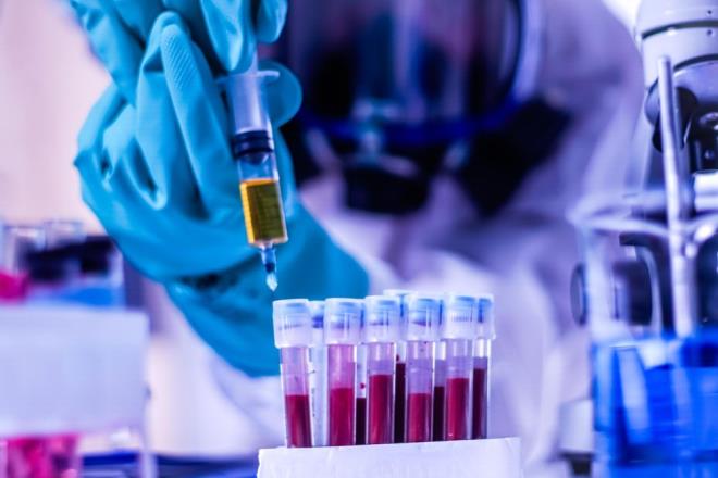 "30 MUTASYONUN 19'U DAHA NCE GRLMED"  <br>  Bilim insanlar, yalar 4 ay ile 71 arasnda deien bir grup Covid-19 hastasn inceledi ve 19'u daha nce hi grlmemi 30 mutasyonu ortaya kard. Buna gre, baz mutasyonlar virsn vcuttaki hcreleri istila etme yeteneini arttrrken, dierleri hastaln hcreleri ldrmesine ve daha hzl oalmasna yardmc oldu.