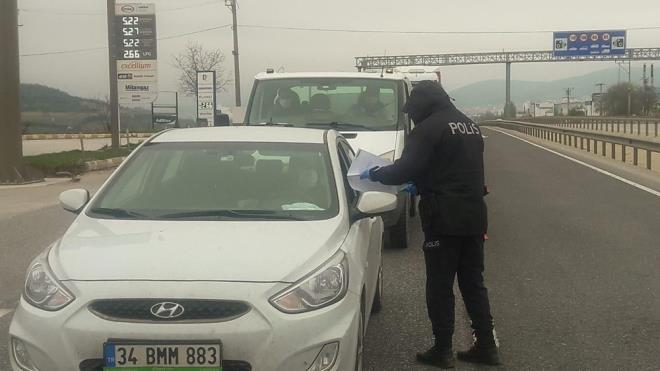 Polisin uygulama yapt noktalarda uzun ara kuyruklar olutu.