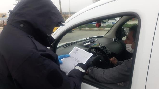 zin belgesi olmayanlarn ehre girilerine ve klarna izin verilmedi.