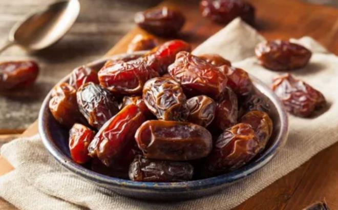 Hurma vcuda kan retimi salar. Akcierlerden oksijeni vcudun tm hcrelerine tayan bir protein olan hemoglobin ile doludurlar. Tm hcrelerde oluan karbondioksiti ise hcrelerden toplayarak akcierelere tar ve karbondioksit nefesle dar atlr.