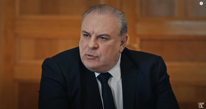 "Hamet Faal yeni lider oldu": <br>Bu karar sonras Feyyaz, kendi getirdii nerisiyle masaya yeni lider olarak Hamet Faal'y nerdi. Bu nerisini dier masa yelerine sundu ve oylamaya sundu.