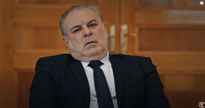 "EDHO sezon finali yapyor": <br>Barollerinde Oktay Kaynarca, Sanem elik, Hseyin Avni Danyal, Ozan Akbaba gibi simlerin olduu Ekya Dnyaya Hkmdar Olmaz, 165. blmde ani bir kararla sezon finali yapma karar ald.