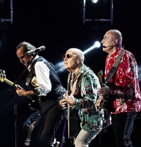 stanbul Valiliince dzenlenen ve MF gbundan zkan Uur'un salk sorunlar nedeniyle katlamad konser, online olarak yaynland. Yeni tip koronavirs (Kovid -19) salgn nedeniyle seyircisiz organize edilen konser sosyal medya, radyolar ve televizyonlardan izleyiciye ulatrld.