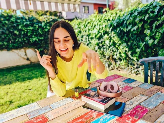 Hande Soral    Lucky - Sezgin Kaymaz