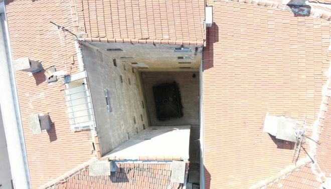 Bursal Ak Yunus hakknda akademik almalarn da yapldn belirten Tarih Arivi Genel Yayn Ynetmeni Cneyt Gnay, "Peygamber Efendimizin soyundan gelen ve Osmanl&#8217;nn drdnc padiah Yldrm Bayezid&#8217;in damad Emir Sultan Hazretlerinin talebesidir. Onun sohbet halkasnda bulunmu, o ortam teneffs etmitir" dedi.