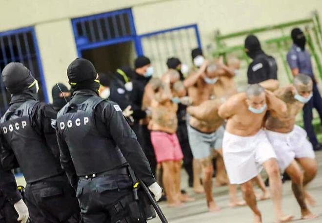 Karantina altndaki ete yesi mahkumlarn grnts btn dnyada gndem yaratm vaziyette.