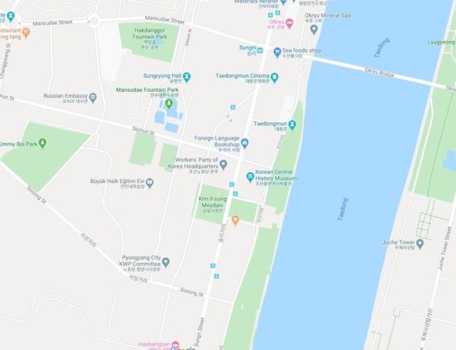 Kuzey Kore lideri Kim Jong-un&#8217;un hayatna kaybettiine ilikin iddialarn ardndan, bakent Pyongyang&#8217;da Kim l-sung Meydan&#8217;nda yaplaca ne srlen cenazede yaplacak gei treni iin geici yaplarn ina edildii belirtildi.