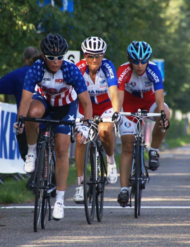 CORONA VRS SALGININI BALATMAKLA SULANDI<br>    Ayn zamanda profesyonel bisiklet yars olan Benassi&#8217;nin hayatnn Pekin ynetiminin sulayan teoriler nedeniyle altst olduunu syledi. Benassi hakknda neredeyse her gn bir teori retildi, ev adresi sosyal medyada yaynland. Hayatnn tehlikede olduunu syleyen Benassi, tm dnyay etkisi altna alan corona virs salgnn balatmakla sulanyor.