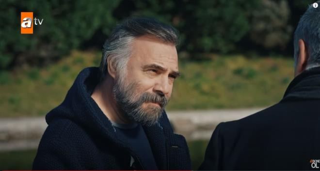 Barollerinde Oktay Kaynarca, Ozan Akbaba, Sanem elik, Hseyin Avni Danyal gibi isimlerin olduu ATV'nin reytingleri alt st eden yapm Ekya Dnyaya Hkmdar Olmaz, dn yaymland 165. blmle izleyicilerine veda etti. Oktay Kaynarca ise sosyal medya hesabndan EDHO hayranlarna bir veda mesaj yaymlad.