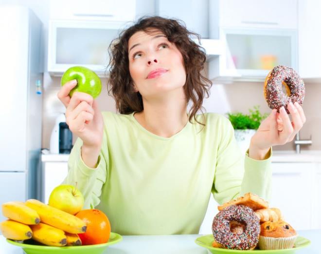 Cmert, ramazan alnda detoksifikasyon/arnma tanm zerinde durulduunu, yalarn iinde bulunan toksinlerin vcuttan uzaklatn anlatarak, "Ayn zamanda, birka gnlk sre sonrasnda, kan endorfin (mutluluk hormonlar) hormon dzeylerinin artt, genel olarak daha iyi bir fiziksel ve bilisel performans ile grld de bilinmektedir. Elbette tm bu olumlu etmenlerin salanmasndaki kritik pencere, dengeli besin ve sv almnn salanmasdr" diye konutu.