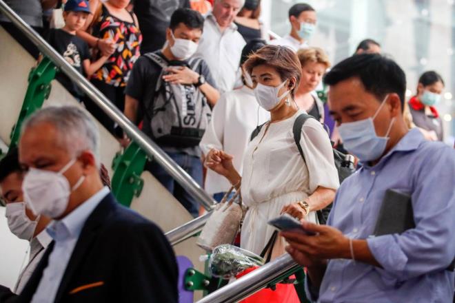 3- Emtia fiyatlar ve cretler decek, bu da iflaslar artracak<br>    nc faktr, artan deflasyon (fiyatlar genel seviyesinde d) riski. Salgn derin bir durgunluun yan sra, petrol ve endstriyel metaller gibi emtialarda fiyat klerine neden oluyor. Bu durum hem rnlerde hem de cretlerde deflasyona neden olabilir. Bu durum da bor ve iflas riskini artryor.