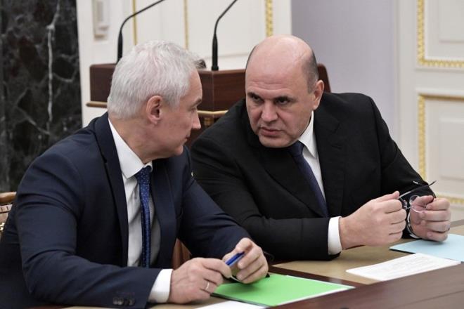 RUSYA ORDUSUNDA VAKA SAYISI 3 BNE YAKLATI <br>  Rusya Savunma Bakanl'ndan yaplan aklamada, orduda virs tespit edilenlerin saysnn 24 artarak 1068'e ulat, 2 hastann durumunun ar olduu bilgisi paylald.