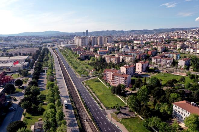 Merinos- Acemler aras yenileniyor    <br>i Bayram ile birlikte sokaa kma kstlamasnn 3 gn bulduu bu hafta sonu da Bykehir Belediyesi ekipleri, yasaklarn balad ilk saatlerden itibaren yollara dkld.