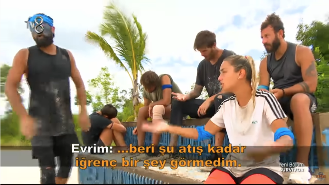 Survivor gnlller takmndan Nisa oyunu kaybettikten sonra sinirlendi ve parkurdaki kutulara tekme att.